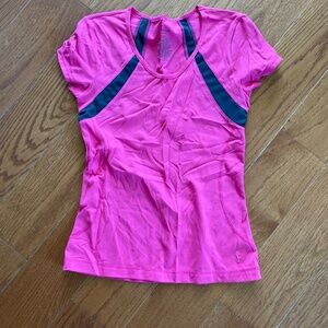 Women’s Fitted  Hot Pink Short-sleeve Workout Tee - Size S